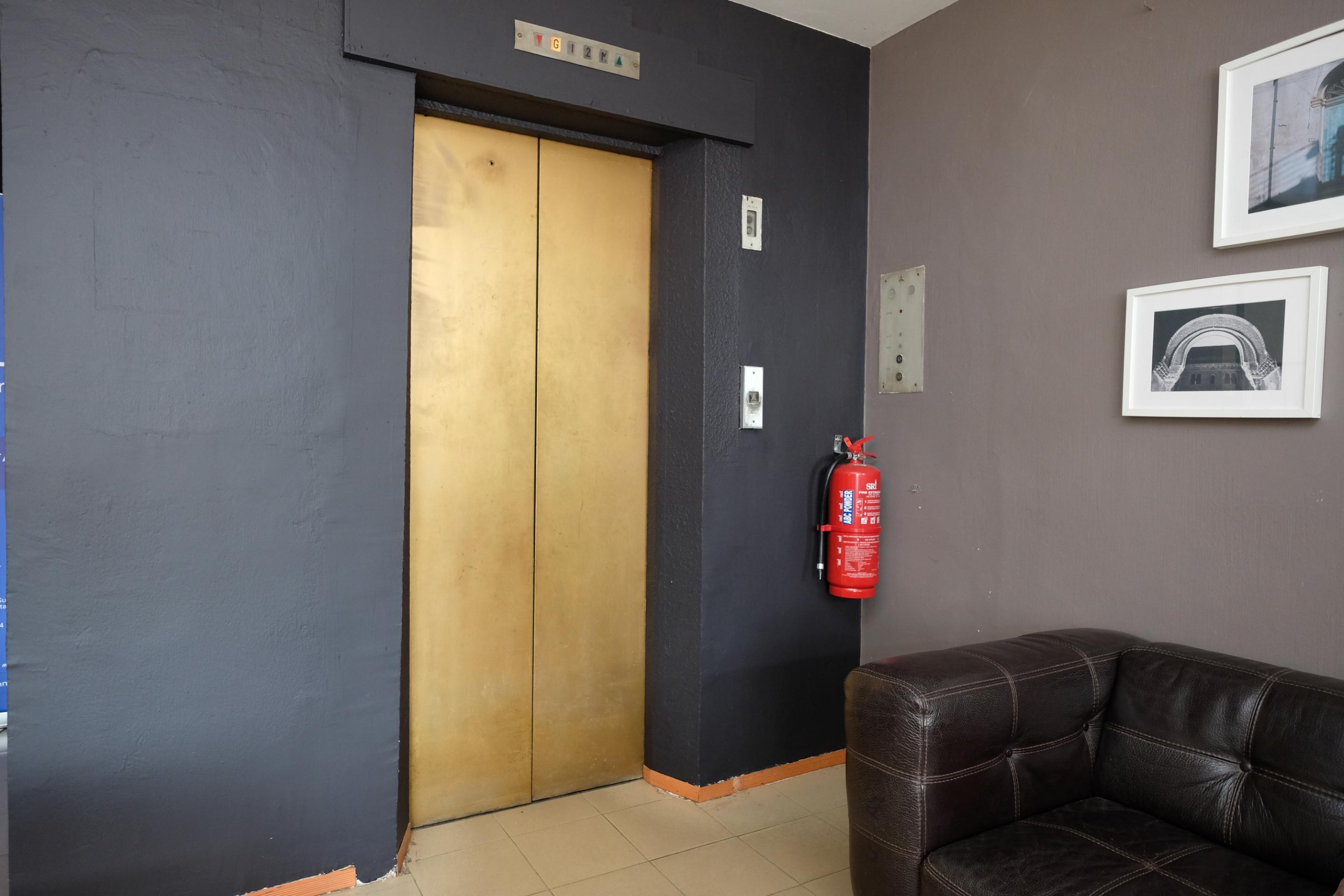 Oyo 559 アスラー ブティック ホテル コタバル エクステリア 写真